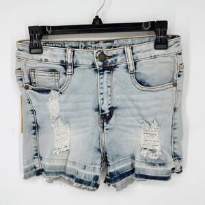 Machine NEW Women's Distressed Shorts Frayed Hem Light Denim Wash Size M/28 Blue